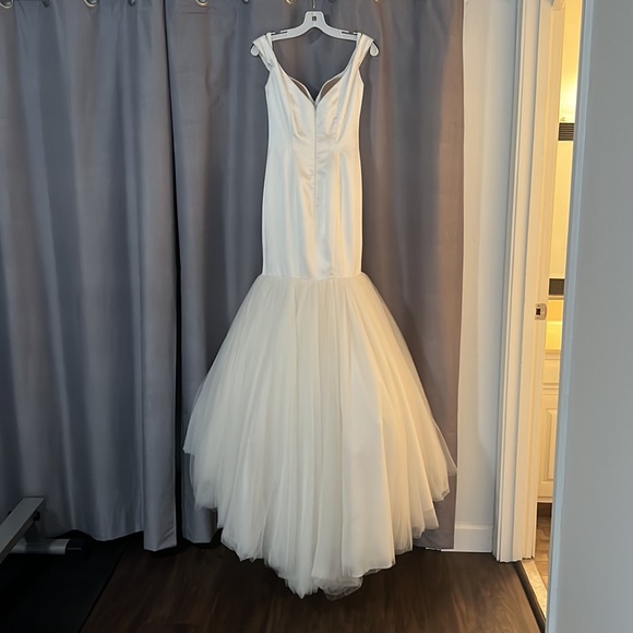 Sherri Hill Off the Shoulder Sweetheart Prom/Wedding Dress - Picture 6 of 13